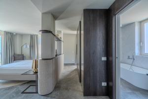 Ένα μπάνιο στο Miramontino Mountain Suite +53 φωτογραφίες