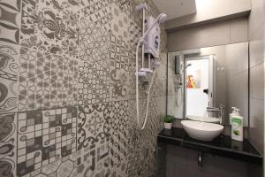 Bathroom sa Cosy Stay Melaka