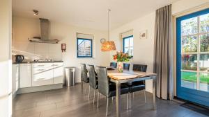 Køkken eller tekøkken på De Lepelaer + 24 billeder