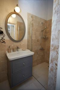 Koupelna v ubytování MorisiAvluAlaçatı