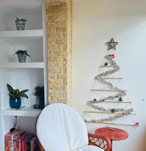 Et opholdsområde på Piale Palms Makenzie Beach Front Apartment, Larnaca