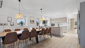 Køkken eller tekøkken på Villavilla #623 - Søndervig, Vestjylland + 14 billeder