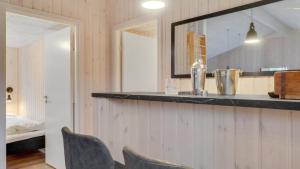 Η κουζίνα ή μικρή κουζίνα στο Villavilla #545 - Hostrup Strand, Limfjorden