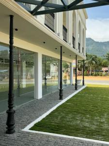 Nespecifikovaný výhled na hory nebo výhled na hory při pohledu z hotelu