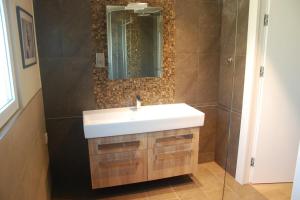 Et badeværelse på Greystone at Milton Hill + 12 billeder