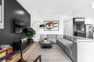 Χώρος καθιστικού στο Le Kingsville - High-End Condo with View