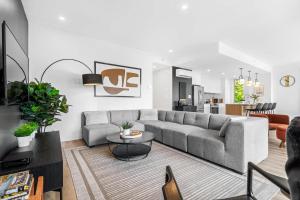 Χώρος καθιστικού στο Le Kingsville - High-End Condo with View
