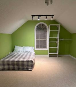 Postel nebo postele na pokoji v ubytování private estate infinity pool