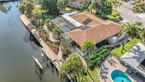 Udsigt til en flod der løber i nærheden af feriehuset