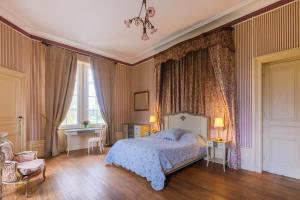 Giường trong phòng chung tại Château Belle Epoque - Chambres d'Hôtes & Gîtes +24 ảnh