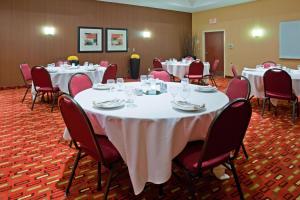 Restaurace v ubytování Courtyard Rochester Mayo Clinic Area/Saint Marys + 50 fotografií