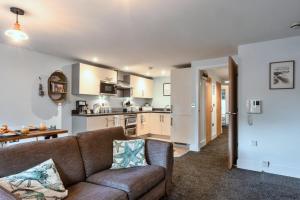 Køkken eller tekøkken på Finest Retreats - Pobbles Place