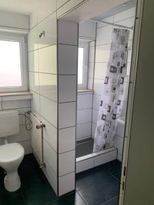 Et badeværelse på GMA Apartment T4 + 19 billeder