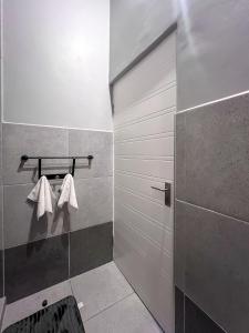 Phòng tắm tại Anchor of Faith