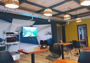 TV a/nebo společenská místnost v ubytování Український тенісний центр Viccourt