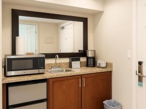 Kuchyň nebo kuchyňský kout v ubytování Marriott's BeachPlace Towers - STUDIO