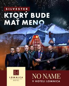 Un gruppo di uomini davanti a un edificio rosso. di Hotel Lomnica a Tatranská Lomnica