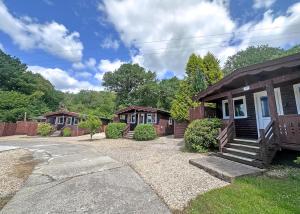 Το κτήριο όπου στεγάζεται  το παραθεριστικό πάρκο