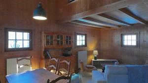 Posezení v ubytování Chalet Les Epilobes, Zinal