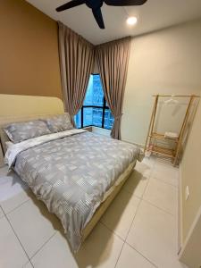 Postel nebo postele na pokoji v ubytování Muji feel majestic maxim , Taman len sen + 5 fotografií