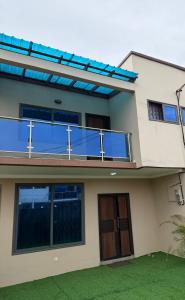 Budova, kde se apartmán nachází + 4 fotografie