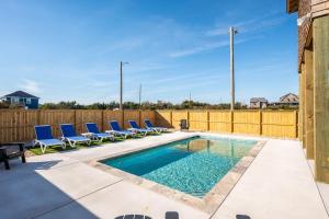 Bazén v ubytování NH369 Nags Head 369 nebo v jeho okolí