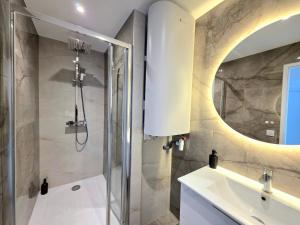 Phòng tắm tại Grand 3 chambres - Bohème chic près du stade