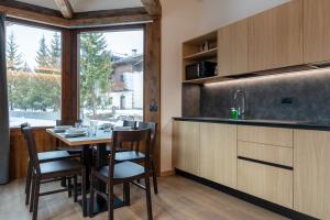 Kuchyň nebo kuchyňský kout v ubytování Chalet Layla