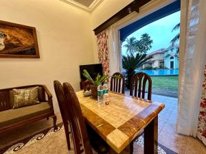 Posezení v ubytování Mogarim By The Beach Goa