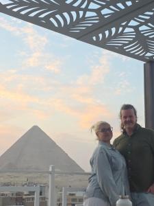 Khách lưu trú tại pyra pyramids view inn