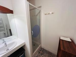 Et badeværelse på La Suite Sarrail Hypercentre Boulingrin