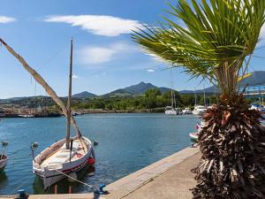 Příroda nedaleko prázdninového domu + 8 fotografií