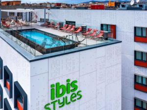Bazén v ubytování ibis Styles Barcelona City Bogatell nebo v jeho okolí + 127 fotografií