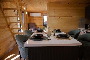 Et opholdsområde på Wooden villas