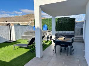 En generel udsigt til bjerge eller udsigt til bjerge taget fra feriehuset