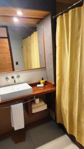 Ένα μπάνιο στο Puerto Chico Hotel +53 φωτογραφίες