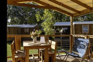 Billede fra billedgalleriet på Camping 4 étoiles - Parc aquatique - ccbec0e i Les Bains