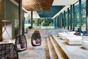 A seating area at Alpin Life Resort Lürzerhof