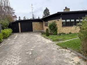 Το κτήριο όπου στεγάζεται  η βίλα