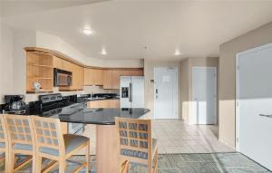 Kuchyň nebo kuchyňský kout v ubytování Stylish One Bedroom Residence with Panoramic Las Vegas Strip Views