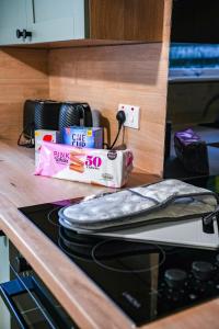 Køkken eller tekøkken på Victory House + 36 billeder