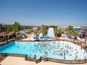 Бассейн в Hello Côte D'Azur - Spacieux 3 pieces a 5 min des plages a pieds или поблизости