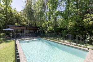 Bazén v ubytování Casona Pirque nebo v jeho okolí