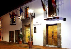 Fasadas ar įėjimas į apgyvendinimo įstaigą Hotel San Francisco De Quito