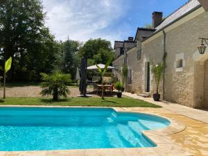 Hồ bơi trong/gần B&B L'Atout de France