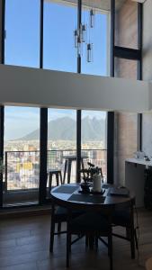 En generel udsigt til bjerge eller udsigt til bjerge taget fra lejligheden