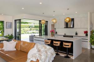 Et opholdsområde på Spacious 5 Bed Home 2 Mins to Beach