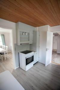 Køkken eller tekøkken på Large and Spacious 4BR Apartment Near Airport