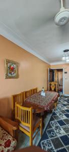 Posezení v ubytování أراكِ قريبا صينين فقط