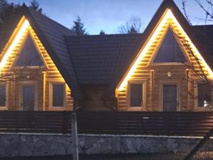 Budova, kde se chata nachází